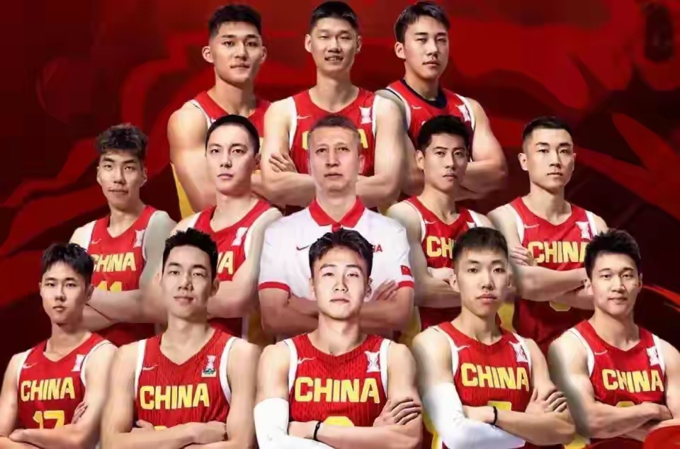 中国男篮100-69大胜印度，取得两连胜！12人全部登场表演，全有得分——胡明轩