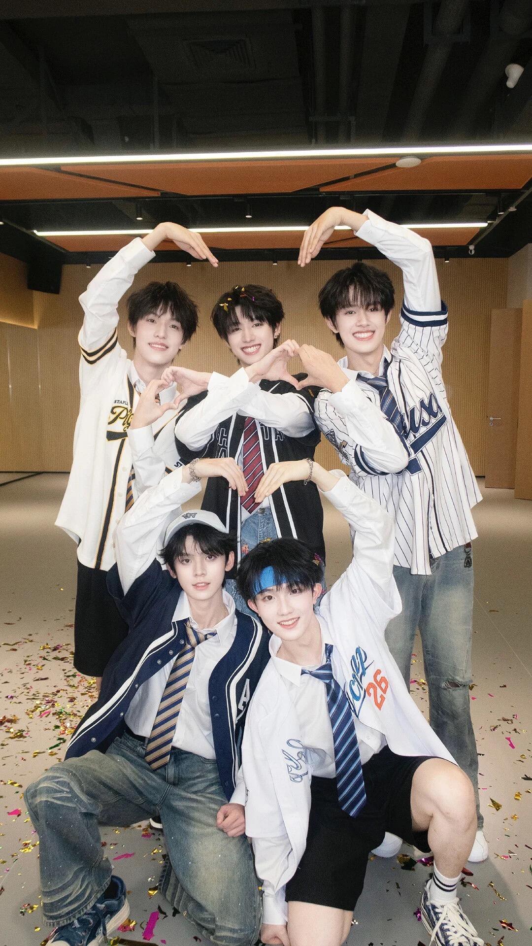 TOP演唱会策划登陆少年青岛演唱会直播TOP青岛演唱会的策划感觉有在认真想，不敷