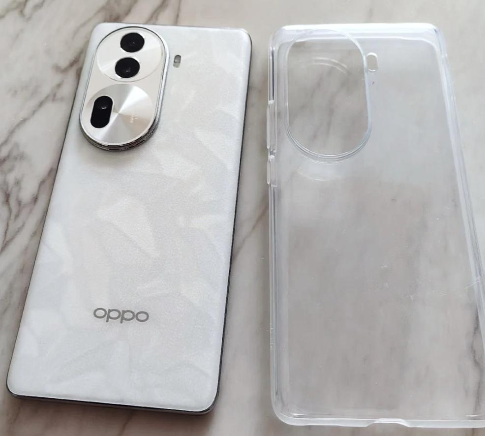 纠结了好几天，最终还是选择给老妈买这款OPPO Reno11，原因无他，其实就是