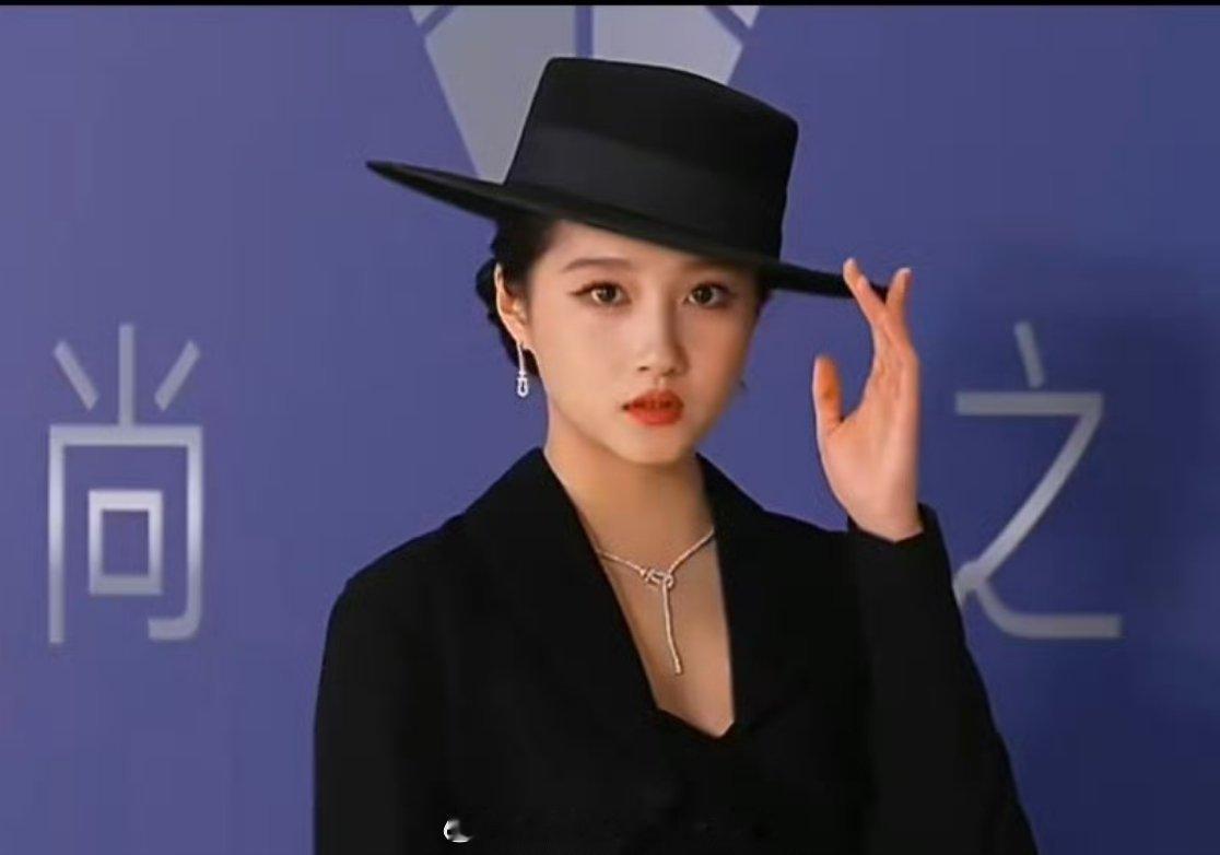 时尚之夜红毯生图，pick谁？何与、刘宇、王琳凯关晓彤、孔雪儿、喻言时尚之夜红毯