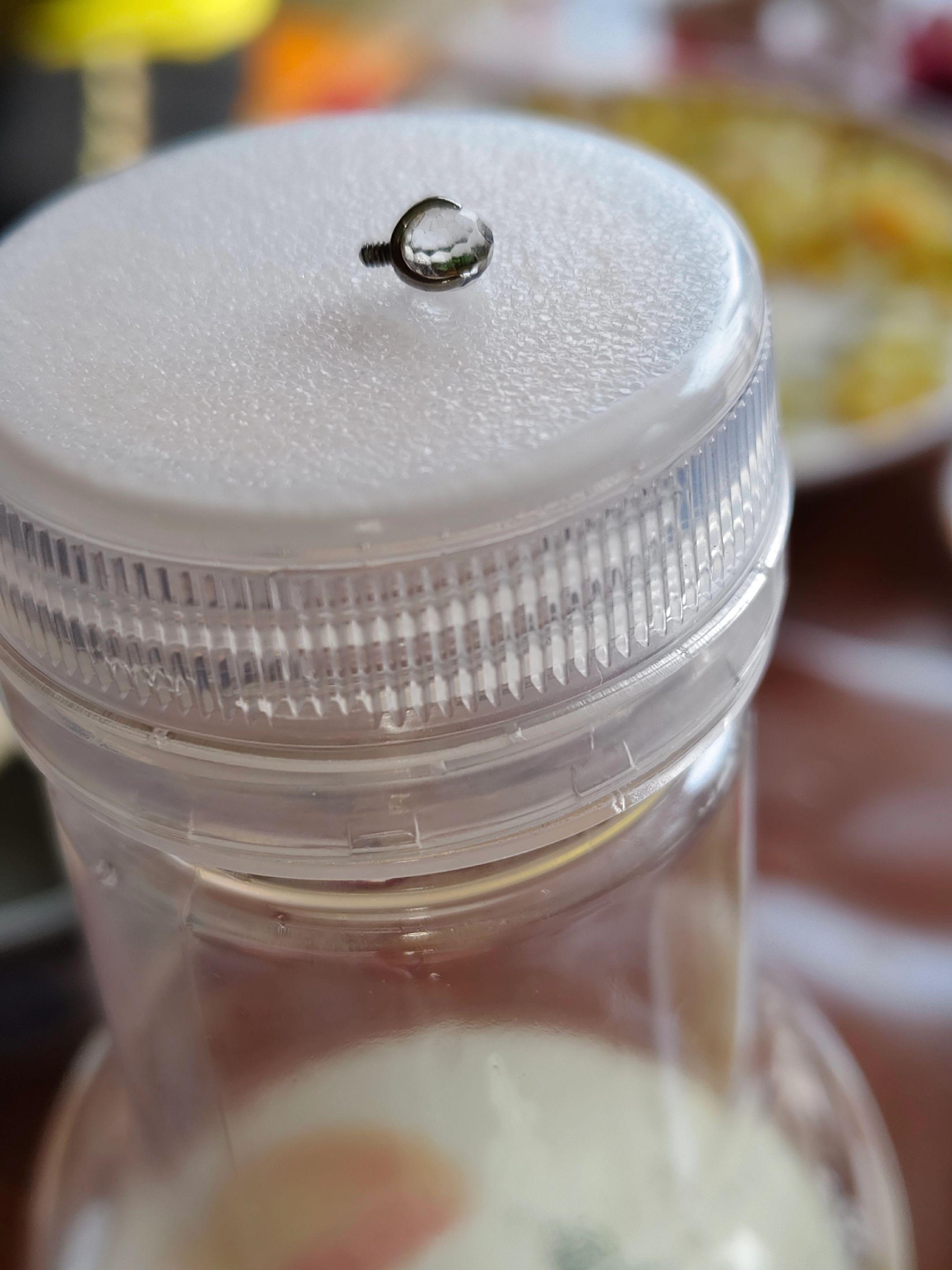 舌钉于2月20日，贵州旅游吃饭时卒，杆子吞肚子里了，没有备用杆😭