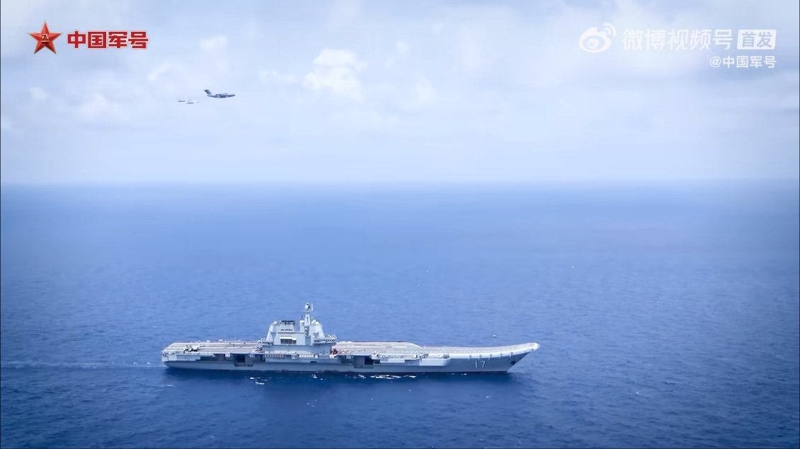 运油20为歼15空中加油，飞越山东舰。热点现场运20新宣传片信息量太大