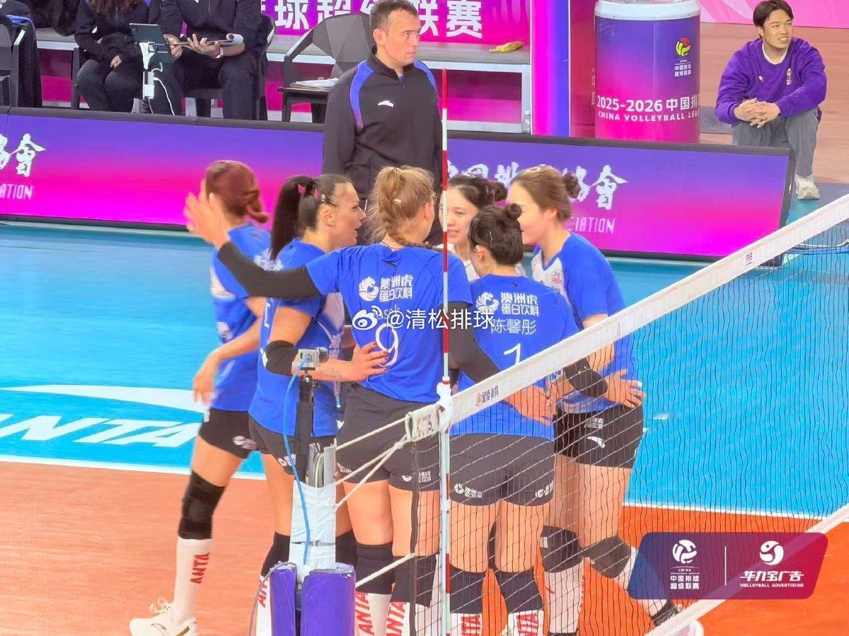 2025-2026中国女排超级联赛常规赛B级第六轮，广东深圳澳洲虎中塞女排客场3