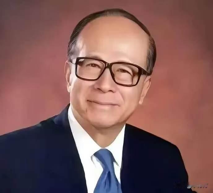 李嘉诚可能嗅到了危险的信号，前脚果断卖掉了英国电网公司100%股权，套现逾110