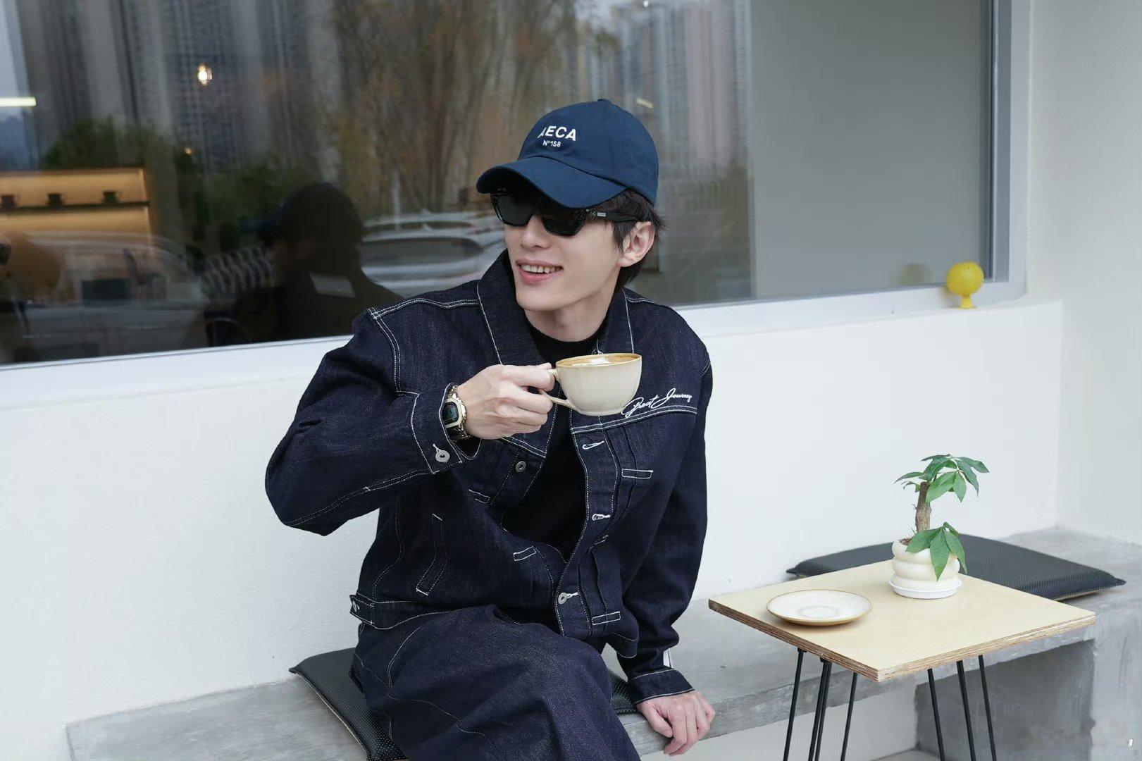 代旭私下这么潮这个小老代私服也超级好看超级帅！！！！ 