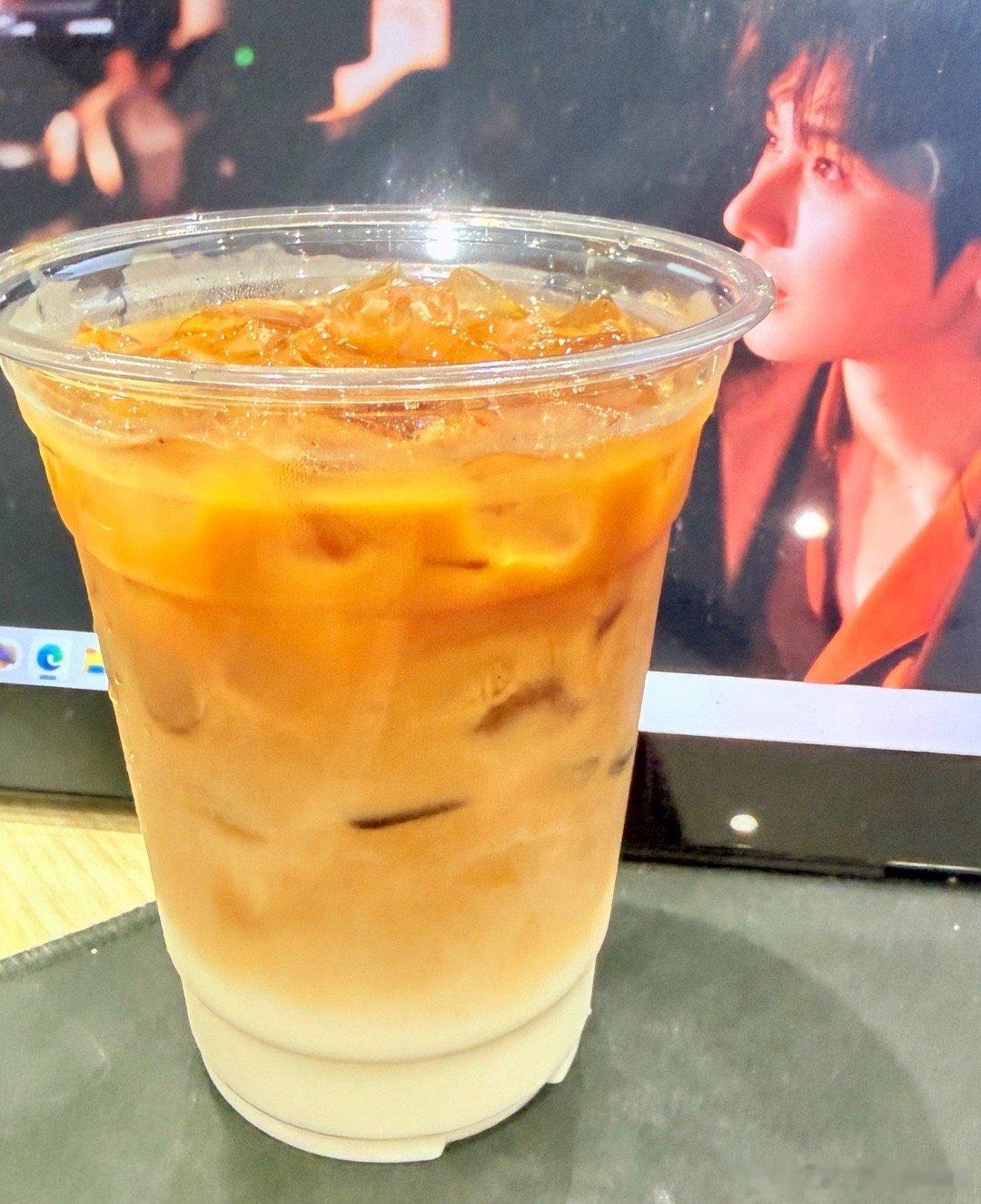 咖啡喝起来。距离8-8还有两天。 