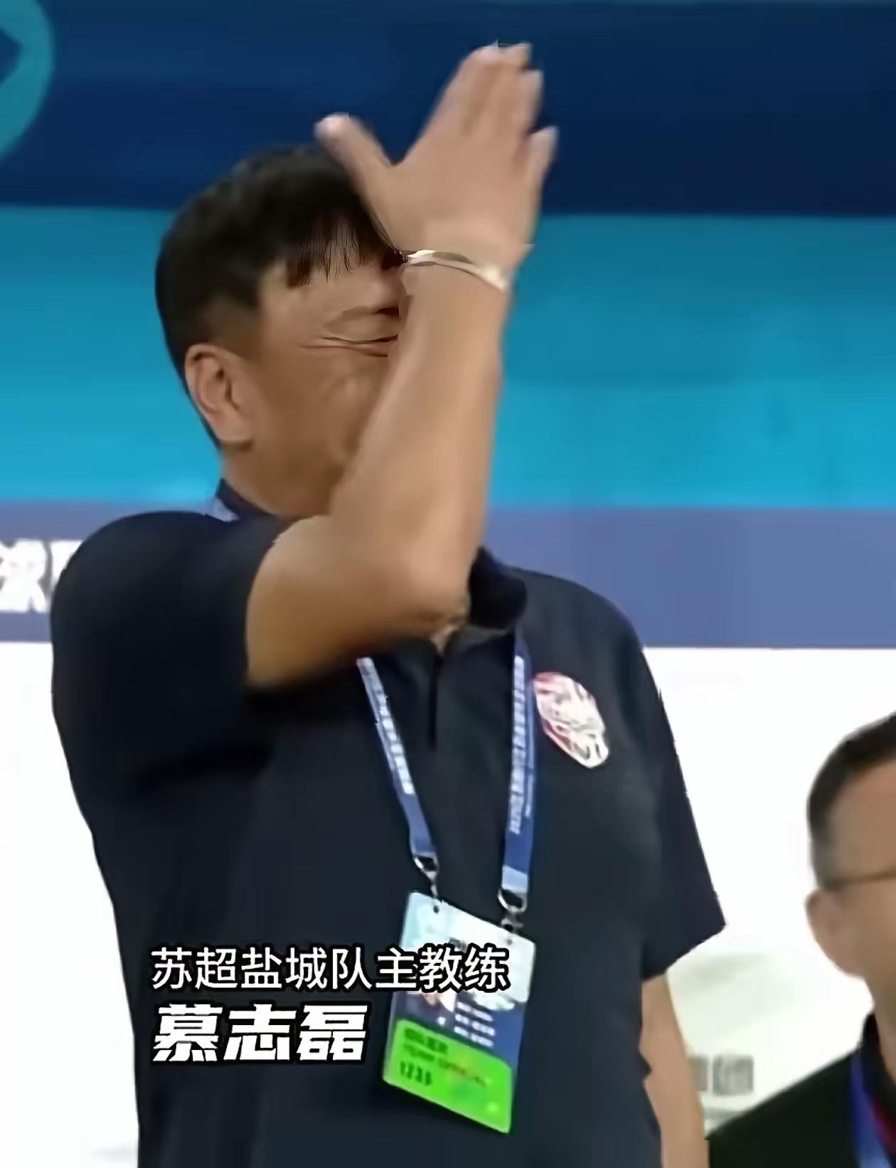 盐城0比3被无锡队击败，给所有苏超球队提了个醒，盐城主教练慕志磊千不该万不该替补