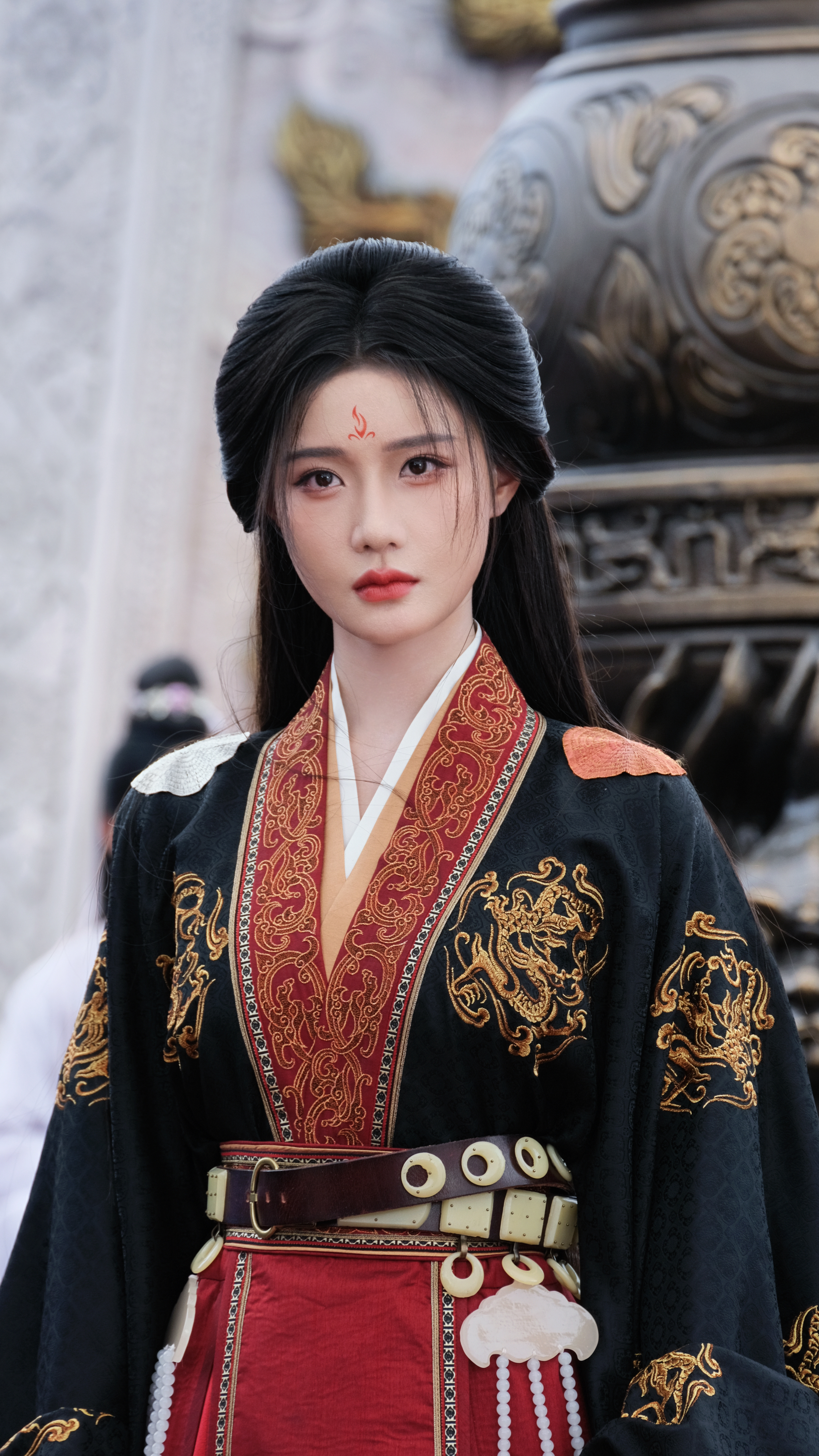 陈顾方的这套女帝装做得蛮好看的～～～陈意涵 《凤凰台上》☽ 剧照-女帝-黑衣（红