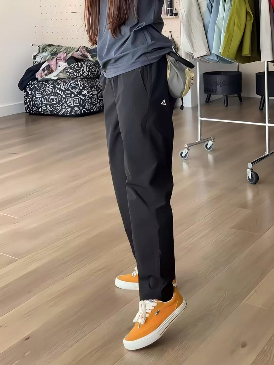 秋冬必备AFOOFA 男女同款三角标软壳三防休闲裤梭织软壳 柔韧抗撕裂又有足够的
