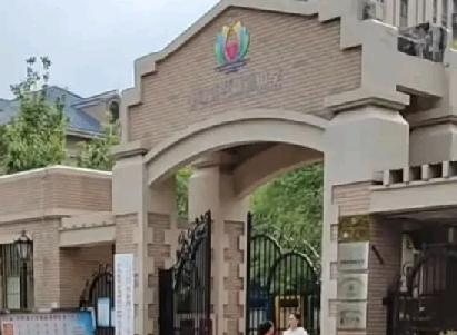 体检正常的四年级女孩校内猝然离世，妈妈一句话看哭无数人
 
郑州一个四年级小姑娘