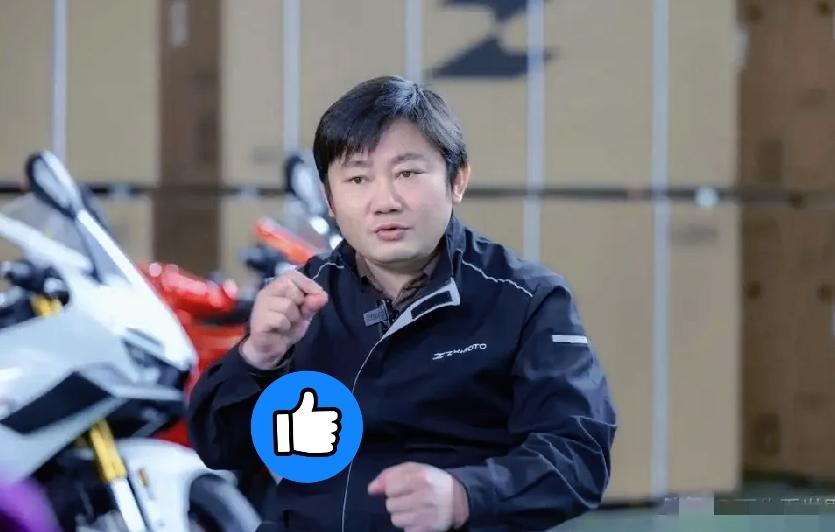 最近赛车圈的话题一直围着张雪转，之前因为一些发言引发了不少争议，很多网友觉得话说