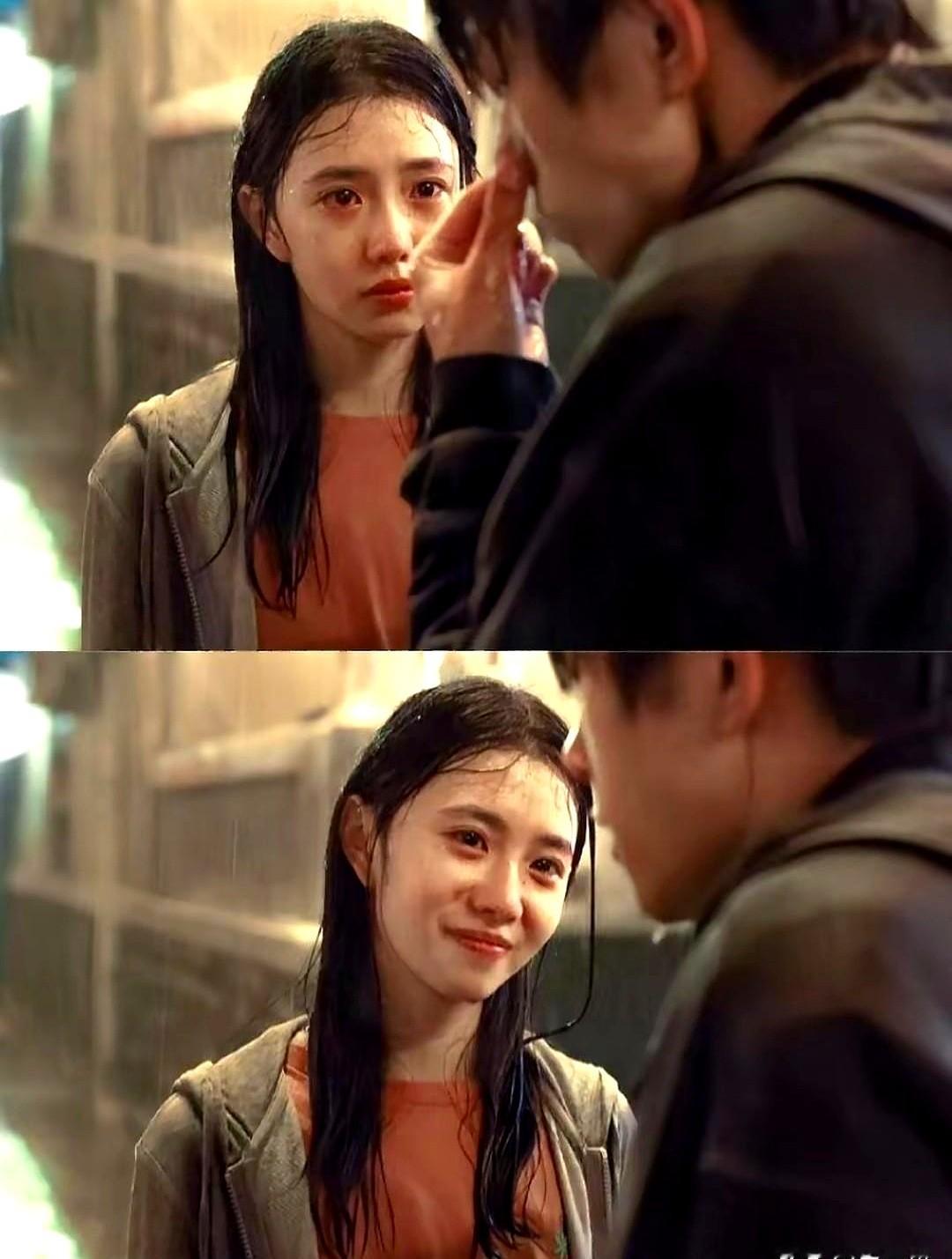 张嘉益看着她说“这娃行，能成”，我才明白，刘浩存演的不是忆秦娥，是她自己。

提