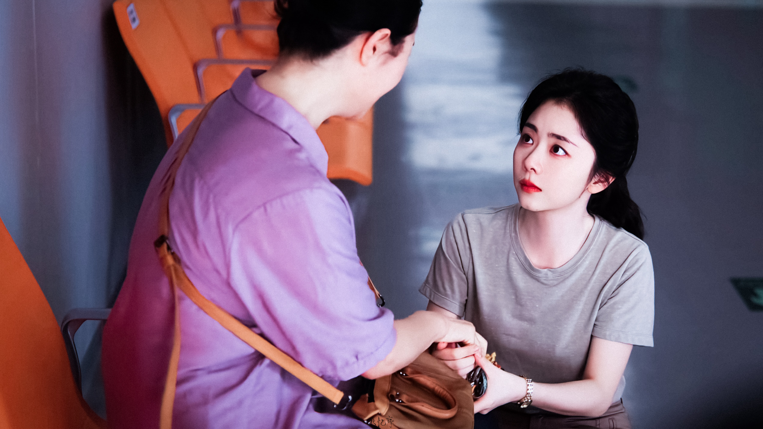 -谭松韵春禾之上 一卷一案，书写成长篇章；一言一行，承载法治守护。 ​​​