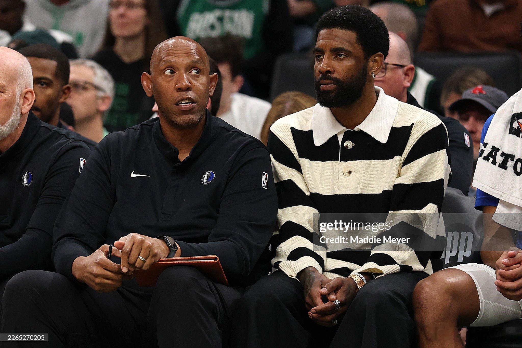 MFFL 来自Sam Amick的消息。森林狼对欧文￼￼有一定程度的兴趣。尼克斯