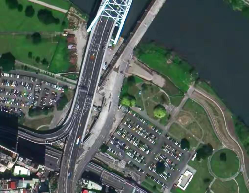 近日，《人民日报》在全网发布一套由吉林一号卫星拍摄的台湾岛卫星照片，看清岛内每一