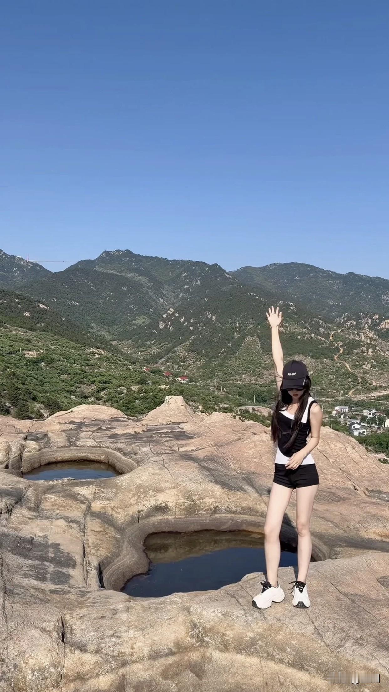 记录我的2026山间少女，阳光下的自拍时光🌞📸