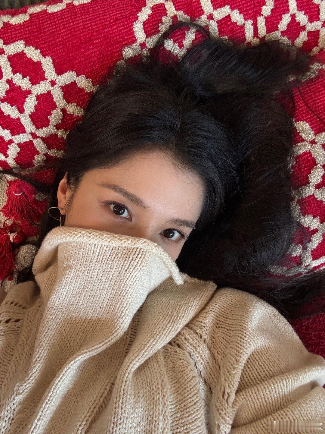 又在散发美貌了 我滴小婧仪 咋这么美萌啊宝宝