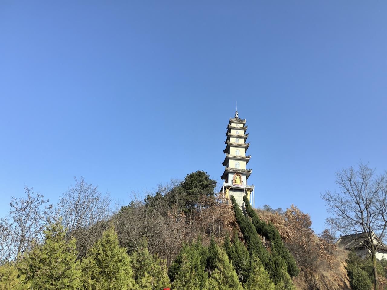 2026年新年第一山。
宝鸡陈仓区天王、潘溪二镇的镇山“草坪山”。
本以为是秦岭