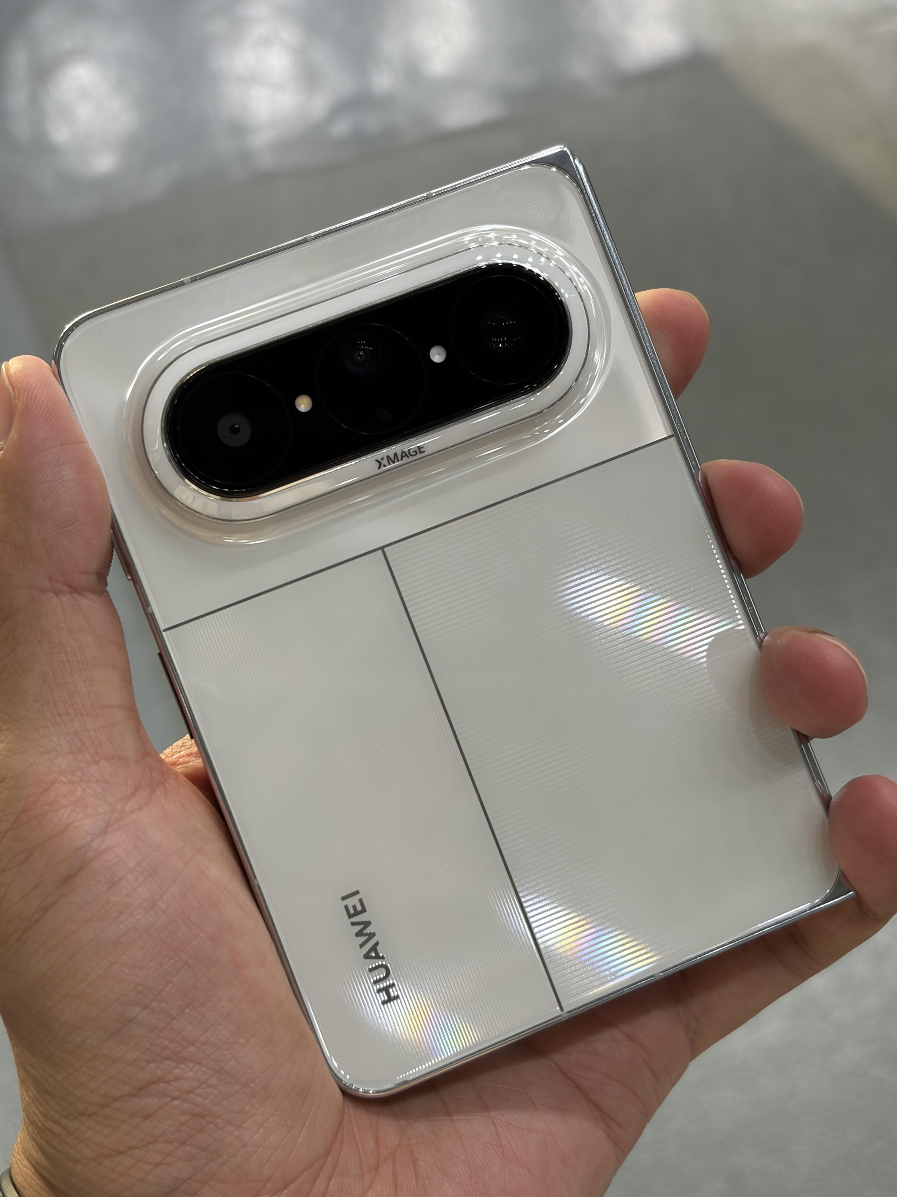 iPhone18ProMax金属机模 嗯，不出所料，原本那套设计，还得再用用，变