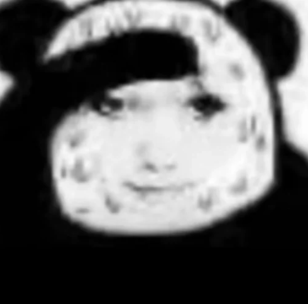 公园摆3个尿桶供人露天小便 露天尿尿？世界之大无奇不有啊，100米外就有公共厕所