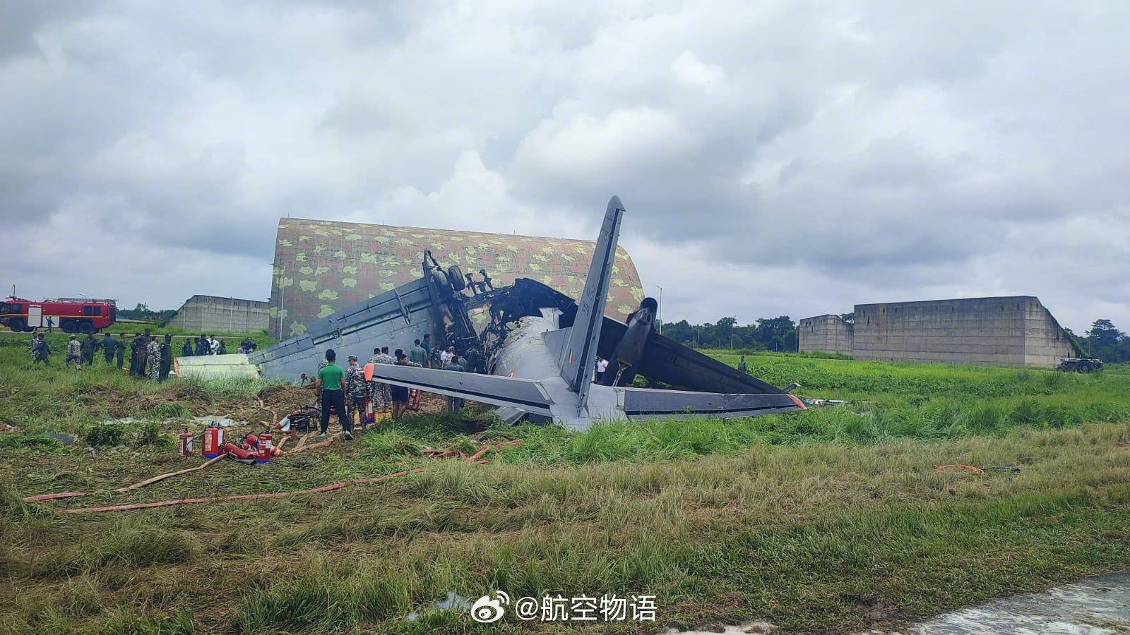 【印度空军……又双叒叕摔飞机了】印度空军一架安32军用运输机周六在印度东北部靠近