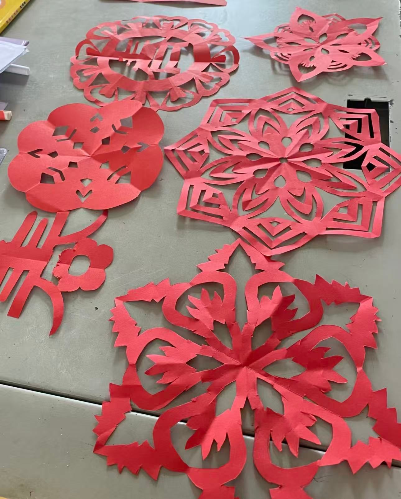 秦岭笑谈 【纸上生花忆初心，非遗剪纸传薪火】曲阜师范大学寒假社会实践三下乡社会实