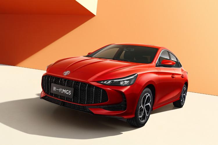 上汽名爵近日发布了新款MG5的官图，对比老款，新车型更新为MG6同款的最新家族式