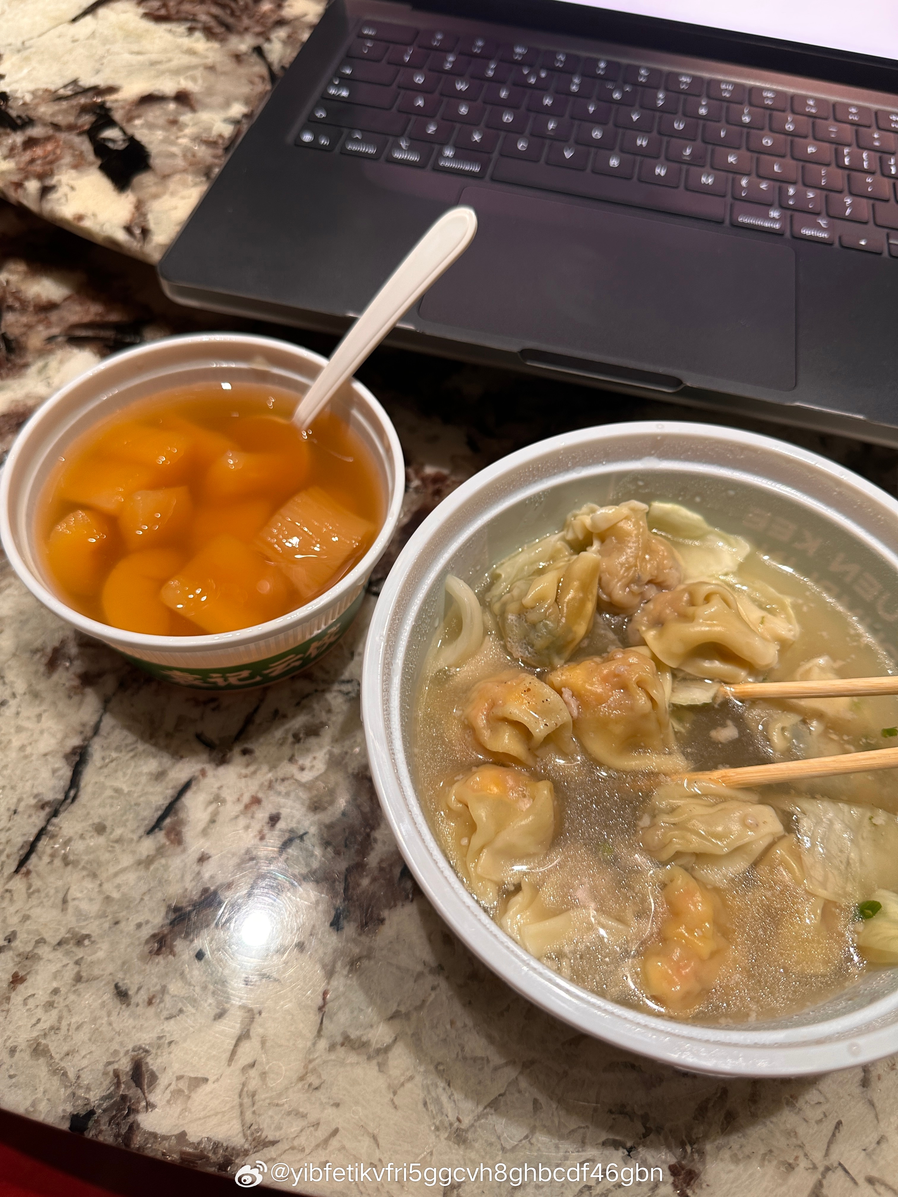 到家了！来上一份yjyj那是真的舒服啊！第一次吃他们家的木薯，一口气全吃完了。后