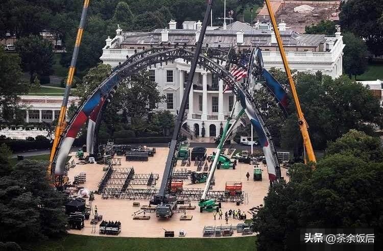 白宫可热闹了，已经成为大型建筑施工场地！建筑商人出身的懂王，确实挺能折腾的，不顾
