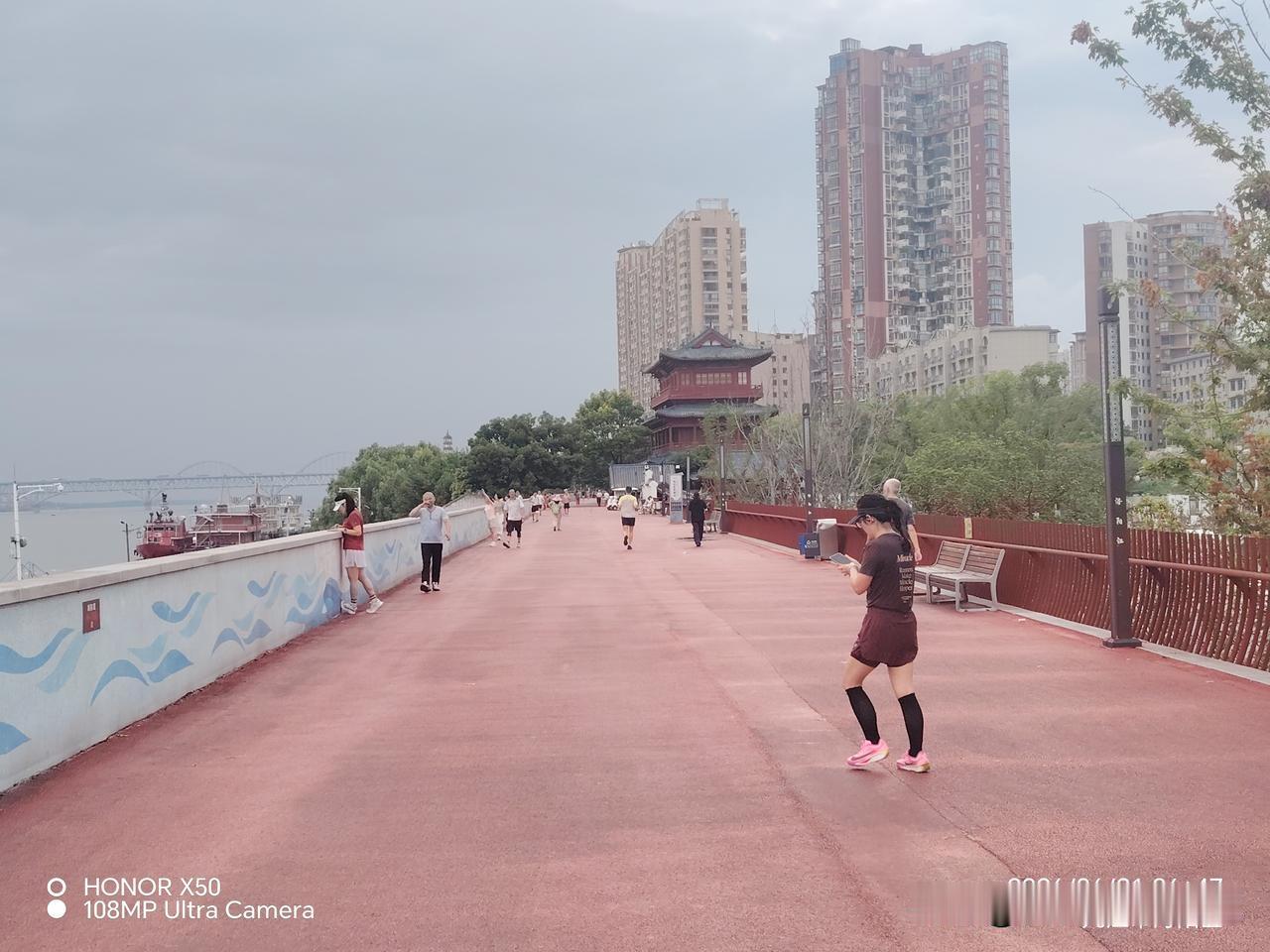 现在高考和几十年前有啥不一样现在高考更重要，更科学，更靠谱