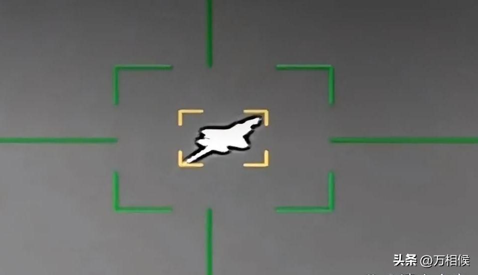 一架隐身战机，暗夜里在伊朗上空准备利用自身的高技术，突破防空系统，打击其重要目标