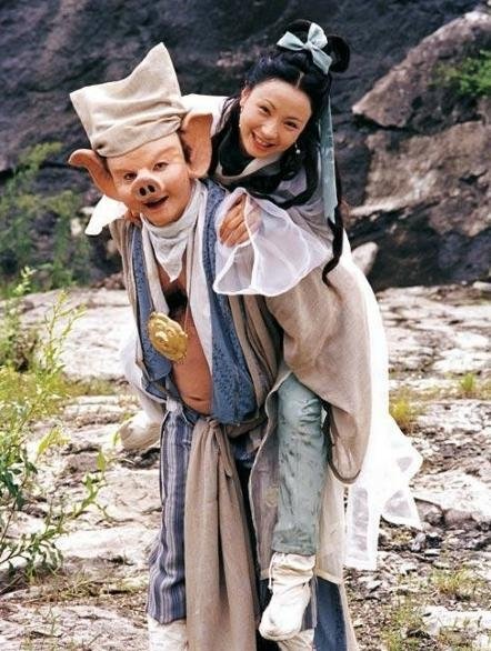 俺老猪今天化缘偷吃了半只烧鸡，躺在树荫下打盹，梦里全是取经后净坛使者天天享供品的