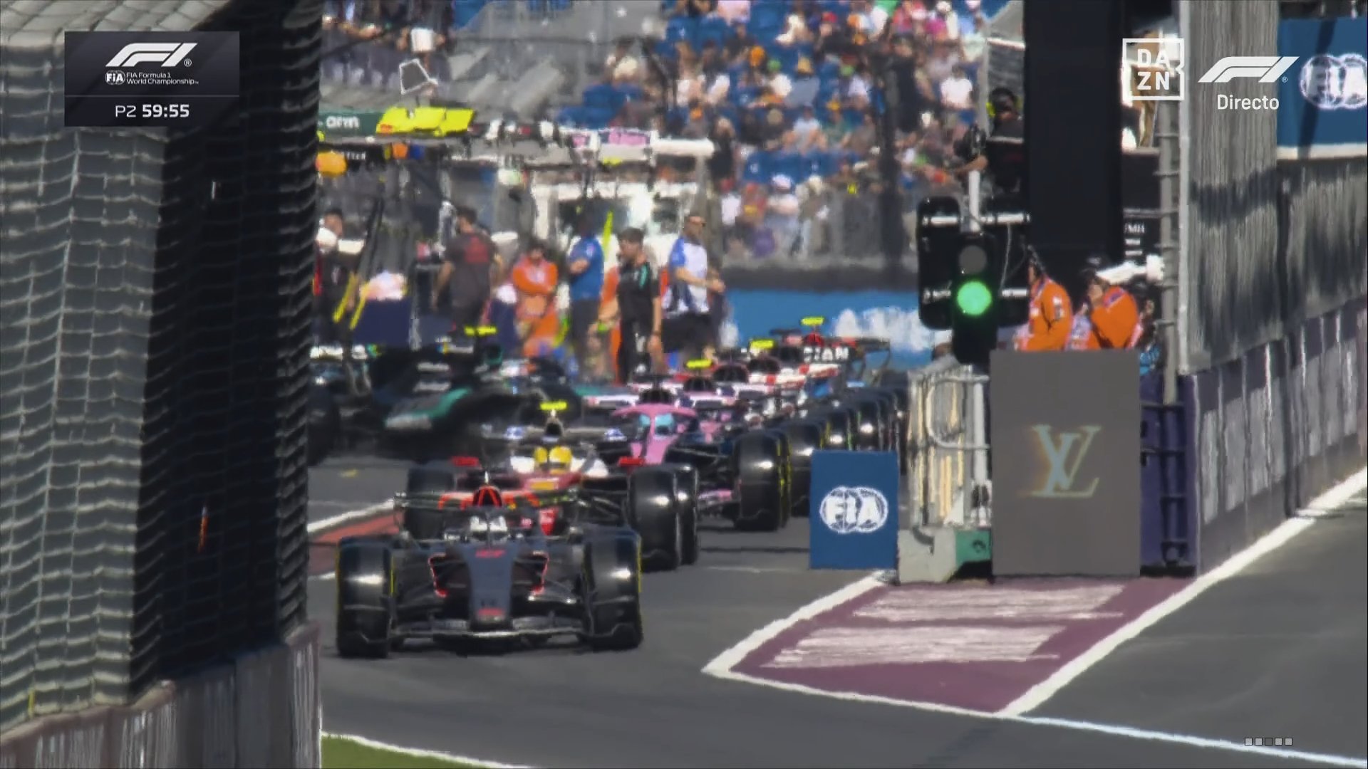 维修区再次绿灯 FP2开始👀F1赛车2026F1澳大利亚大奖赛