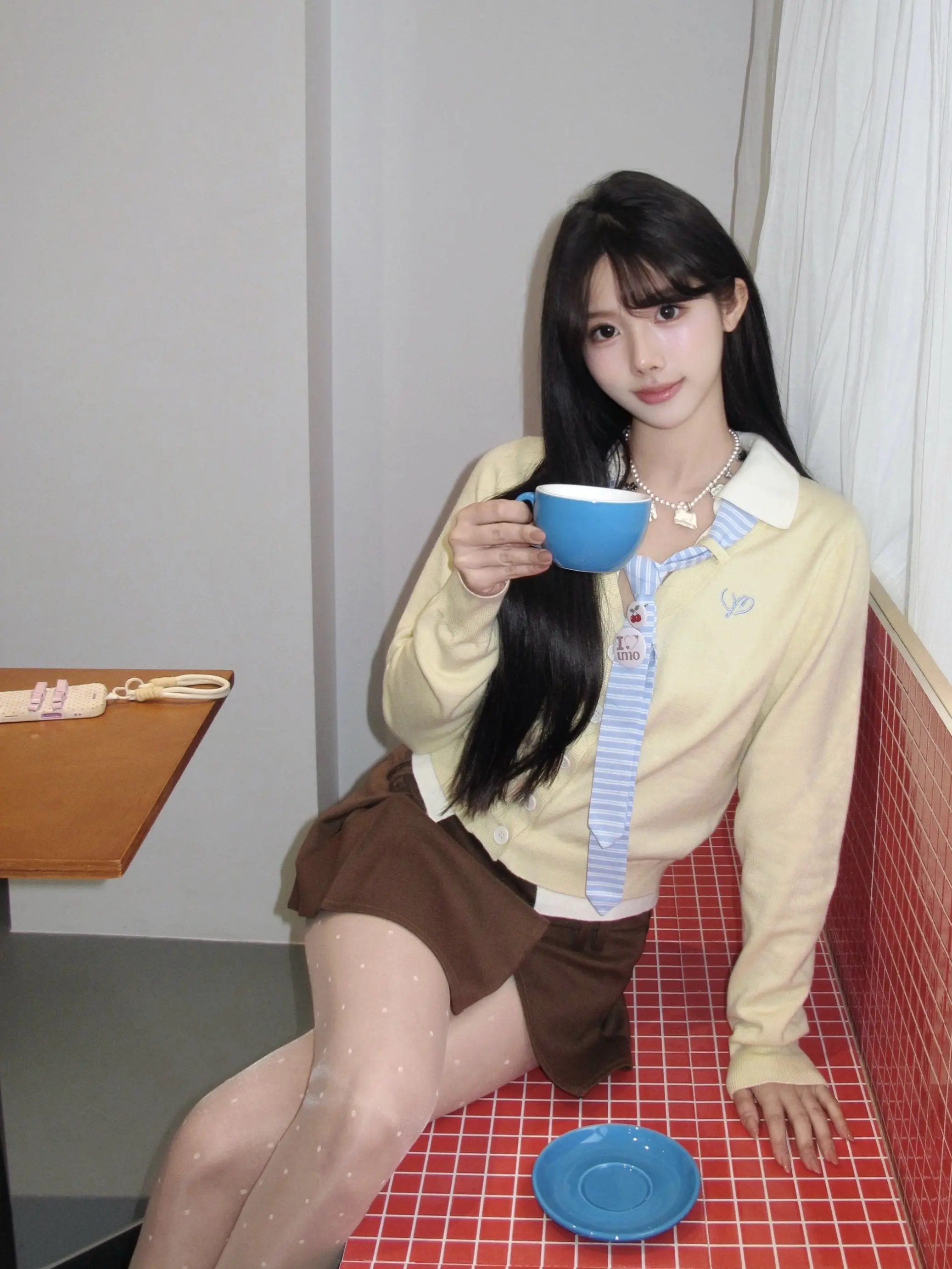 🍮♡今天是奶黄包 今天inspo 是黄油可露丽 领带上的小徽章吼可爱