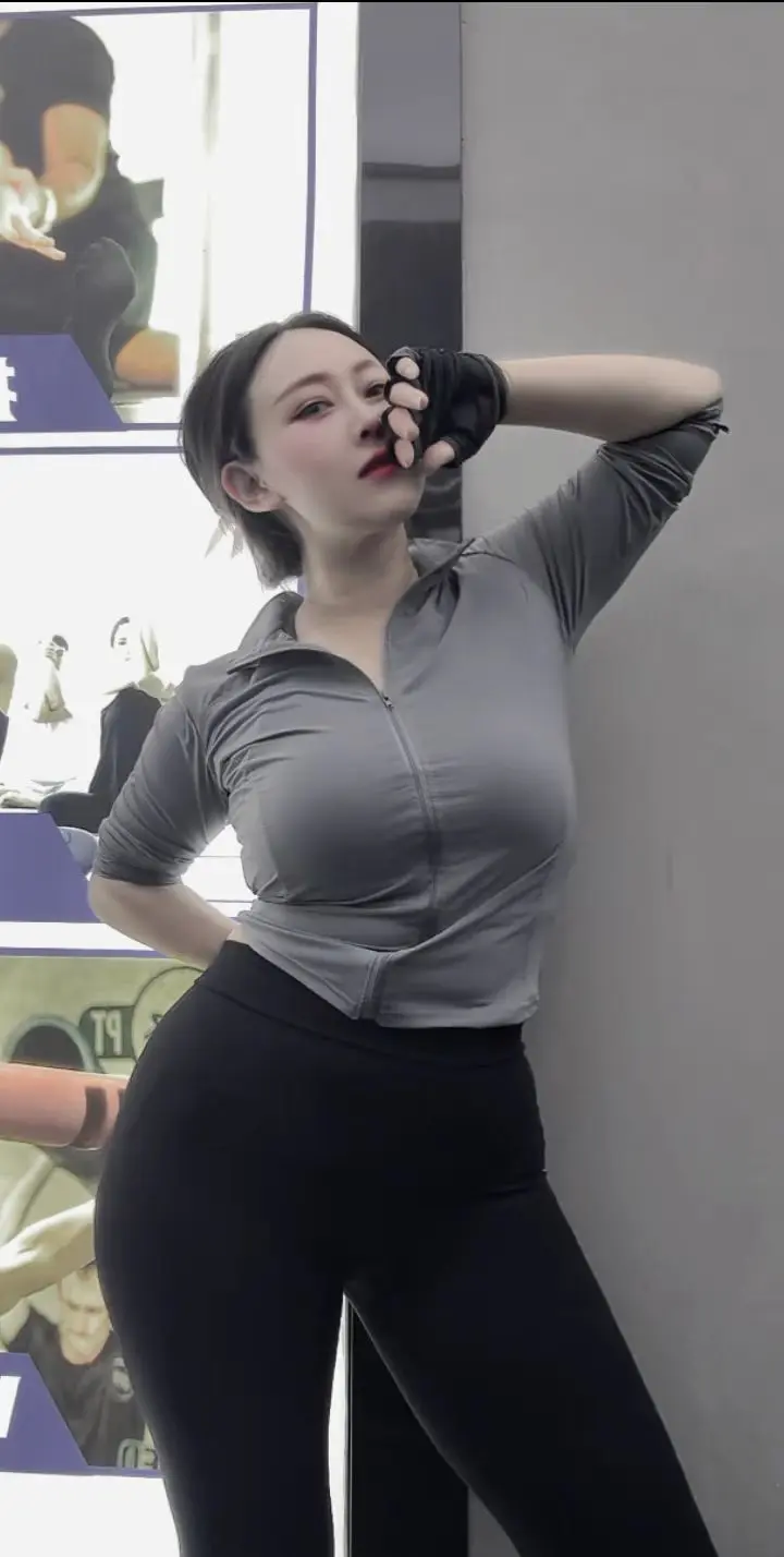“那个左右你情绪的人            现在和你是什么关系”