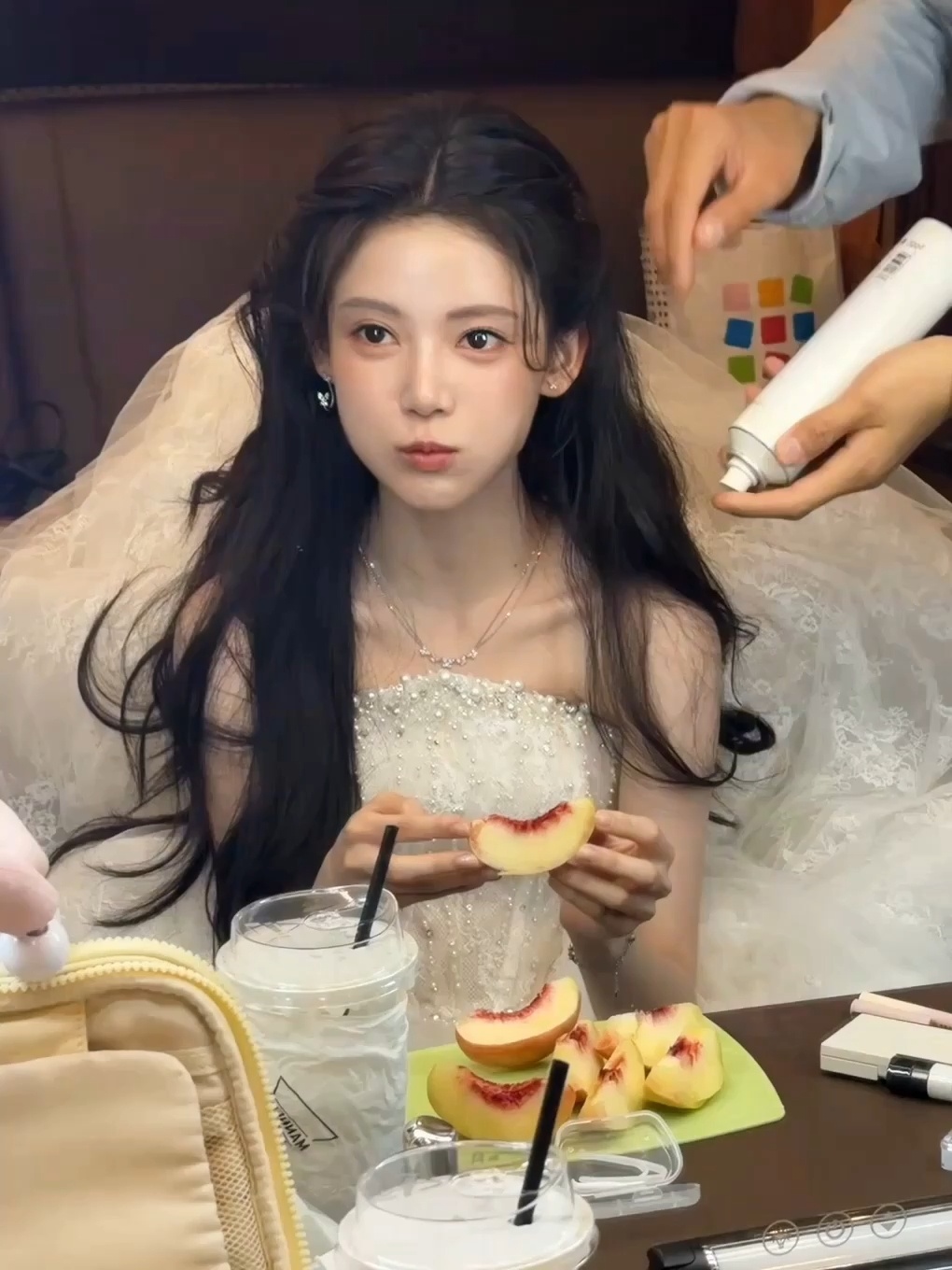图1想趁机捏图2也想🌚就是水果可能会…🌚 