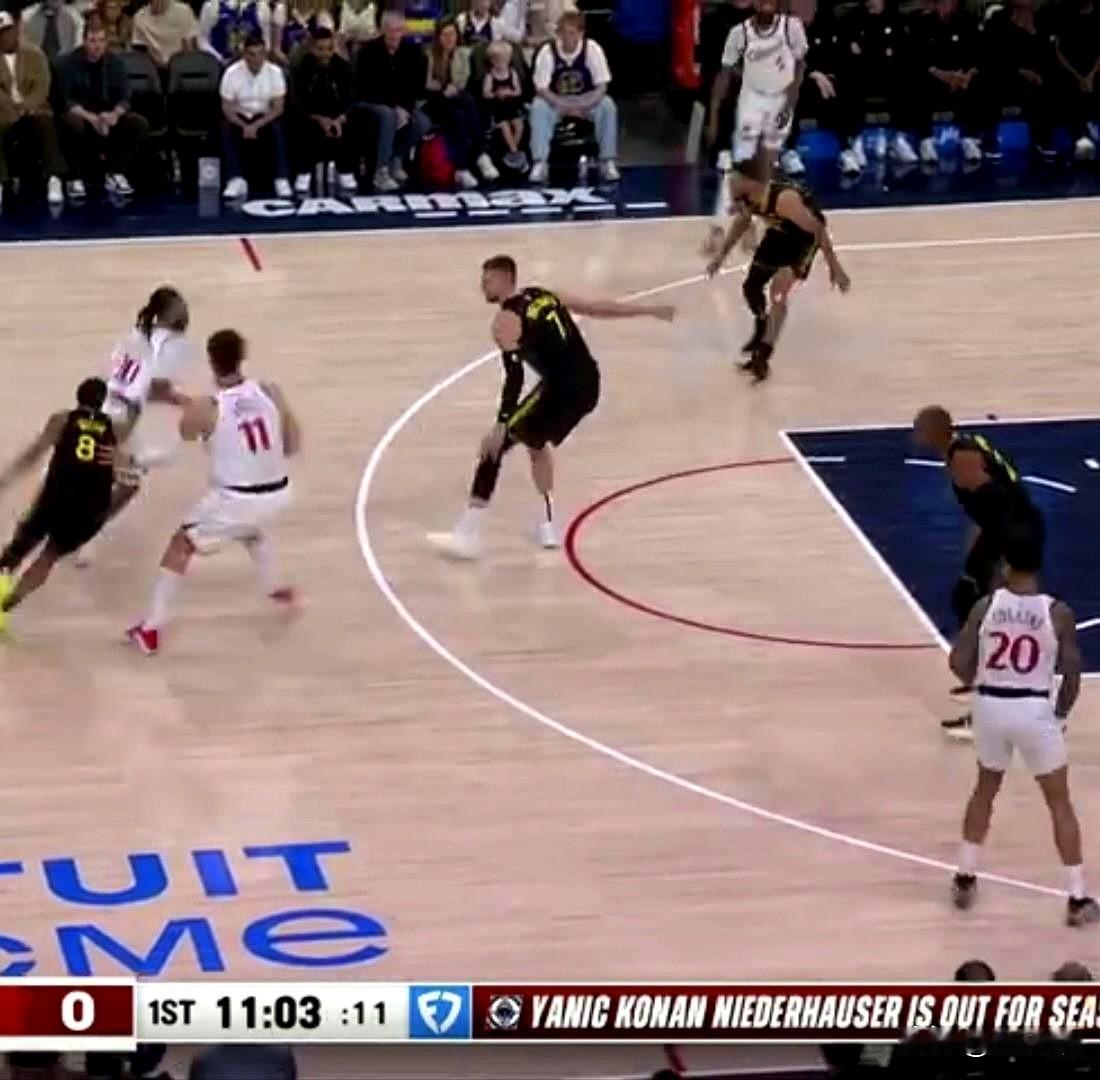 说实话，每当看到铂金在场上，我的心就揪一下。
脚步沉得像在泥潭里，那身高优势，反