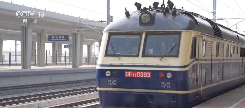 国铁集团：今年一季度，铁路建设优质高效推进，全国铁路完成固定资产投资1379亿元