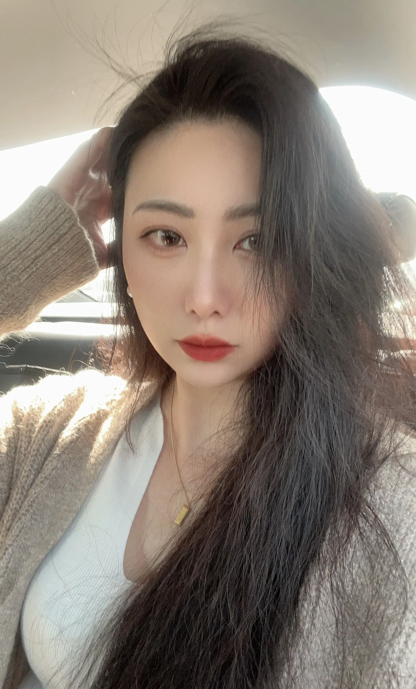 今夜吹向你的风，你猜哪一阵是我。