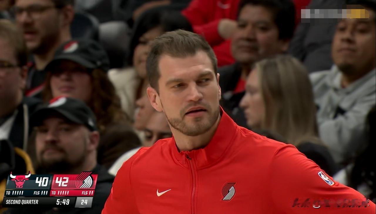 开拓者主帅斯普利特真是不懂知人善任！在今天开拓者主场迎战公牛的比赛中，目前双方半