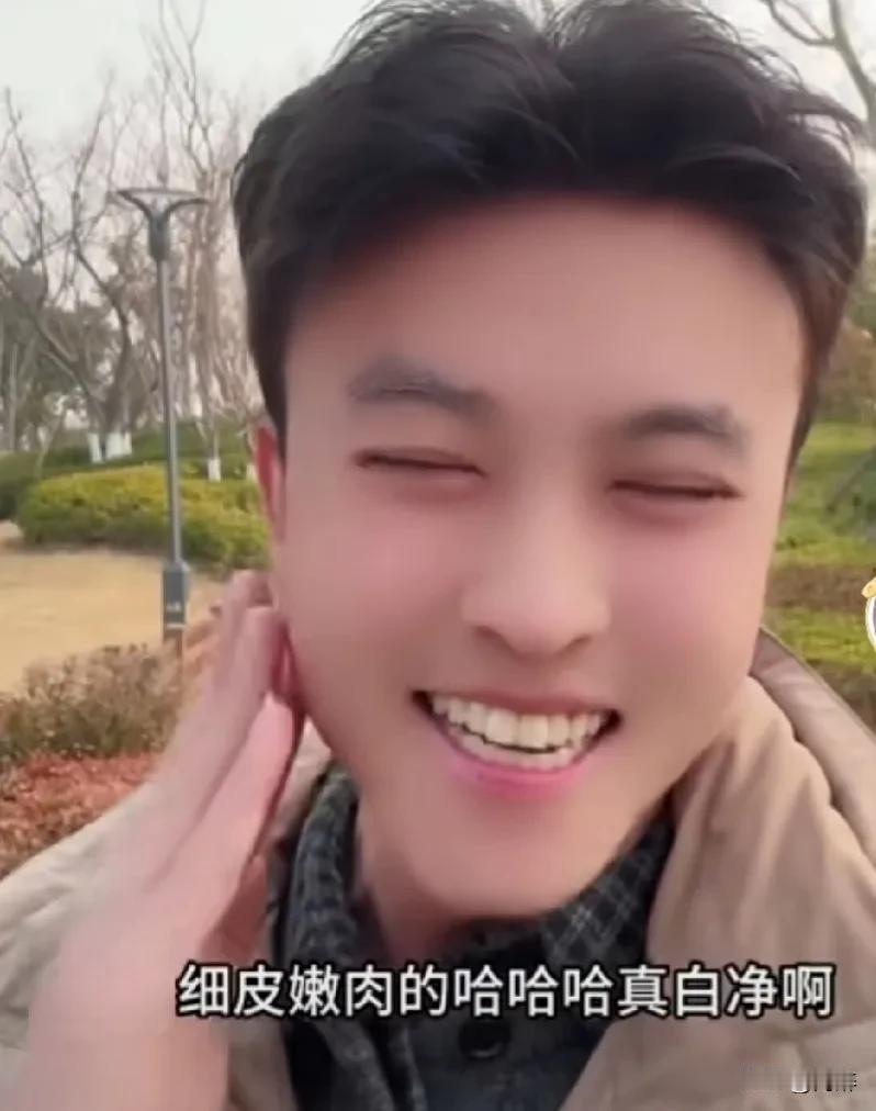 真正的勇士，敢于直面惨淡的人生，敢于直视淋漓的鲜血，这是怎样的哀痛者和幸福者？