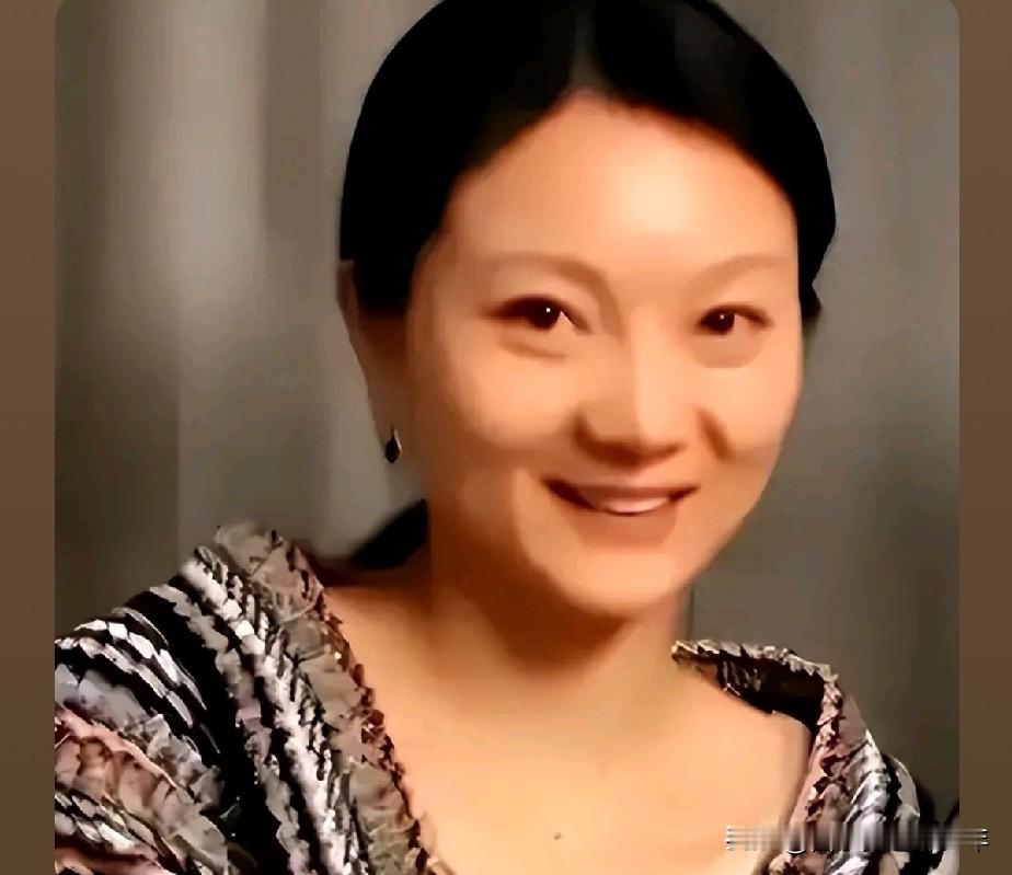 陈婷：
少有的人间清醒，
早熟的孩子，
令我惊讶！

你老了
我的青春才刚刚开始