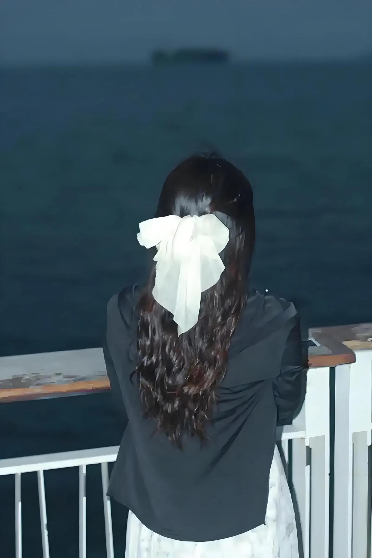 35岁跟老公说“离婚”，感觉很平静，没有愤怒，没有不舍，没有悲伤，也没有眼泪，反