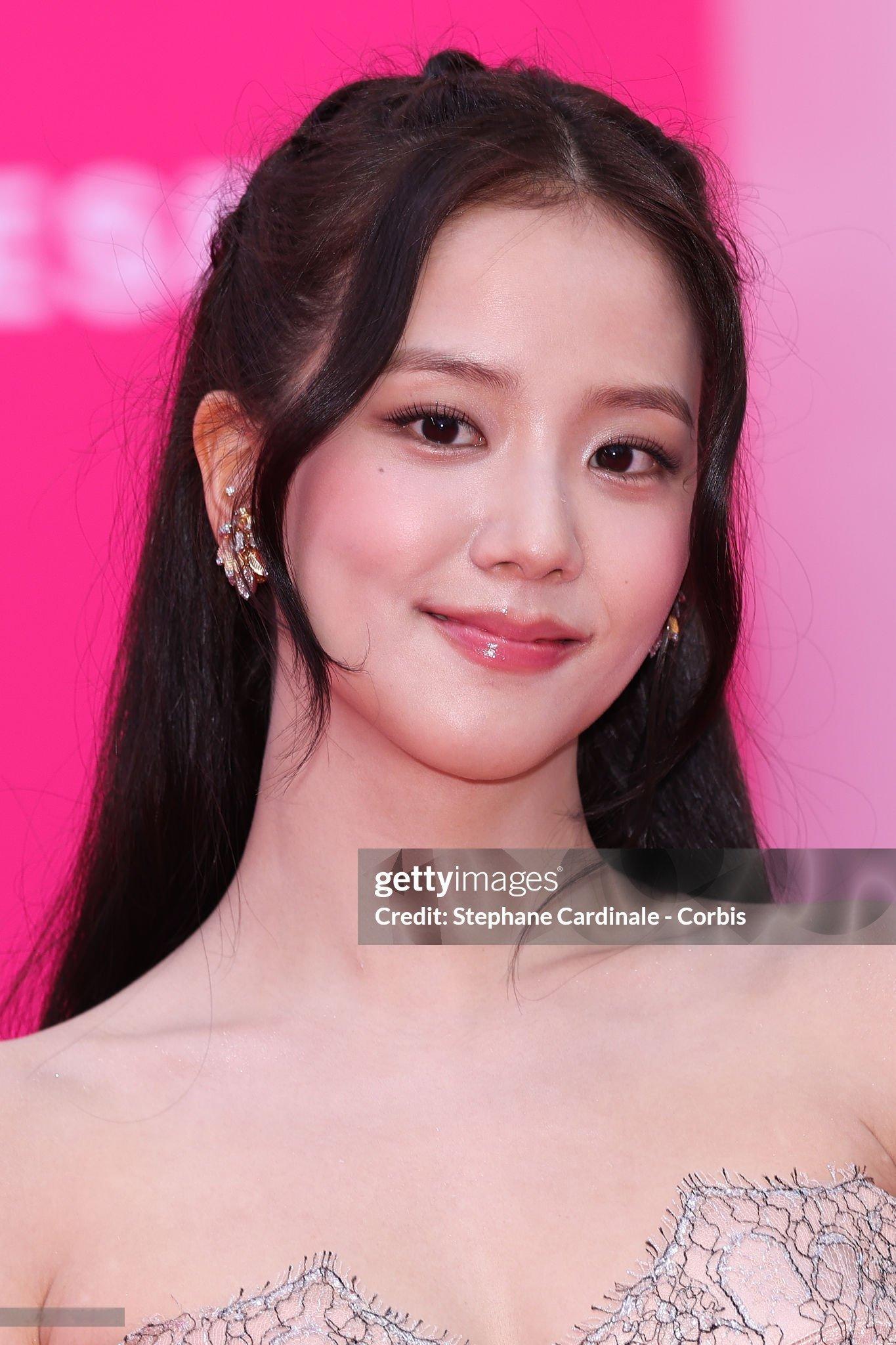 金智秀获戛纳国际电视剧节新星奖金智秀出席戛纳国际电视剧节红毯 G社生图📸不er