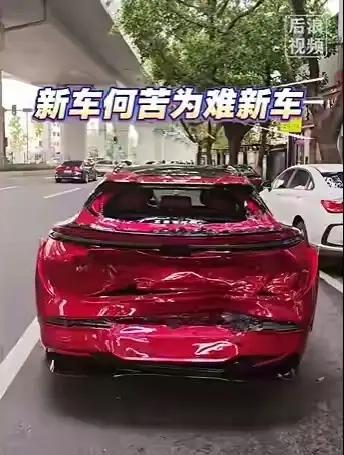 6月21日，广州一位车主刚办完提车手续，连新车的保护膜都没撕干净，满打满算才把车