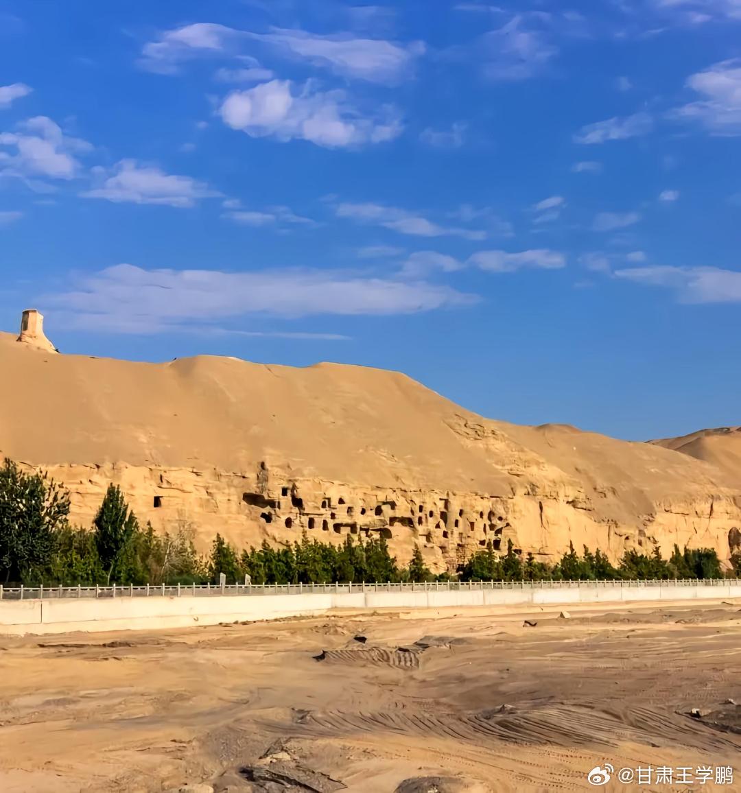 走遍甘肃才懂西北的浪漫踏遍陇原才明白，甘肃把万般风景尽数收纳。张掖七彩丹霞，大地
