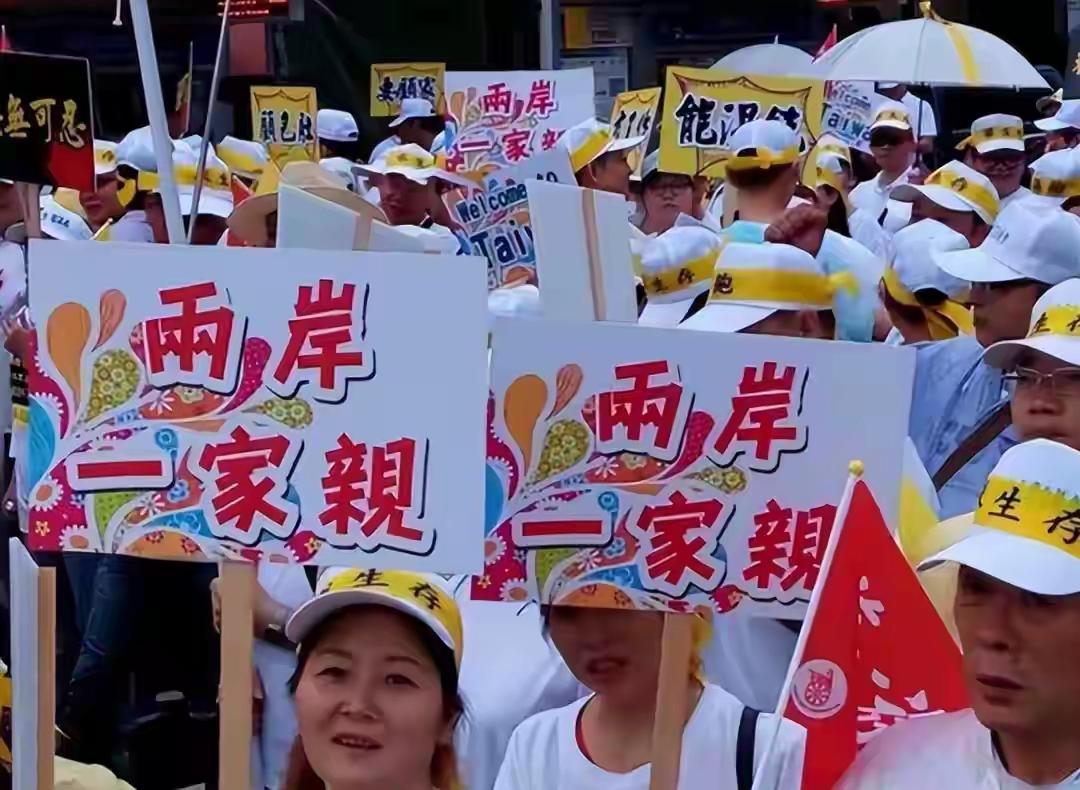 民进党引用印工误以为是聪明绝顶的决策，殊不知为自己挖了个大坑！
犯浑犯傻犯众怒民
