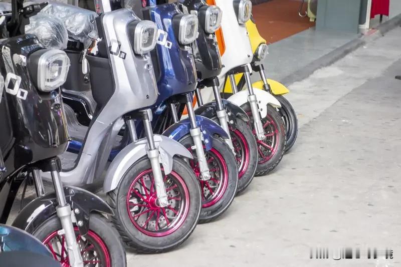 淄博新国标电动车上市销售不温不火，这情况挺能理解。新出台的“新国标”2025年1