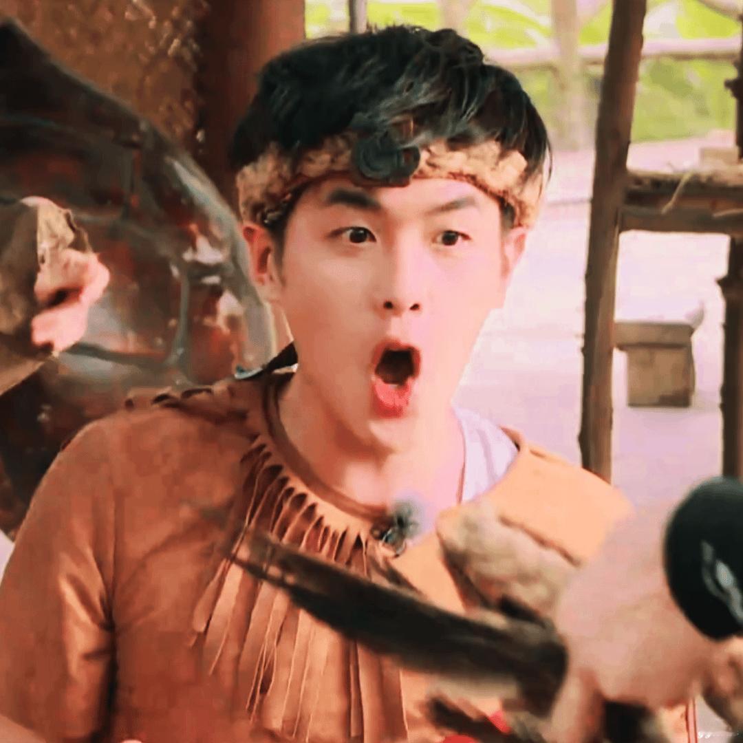 嘿嘿，刘奔和陈千里都有cp名了，『奔』赴『千里』，好好好，这么搞！很好！👌 ​