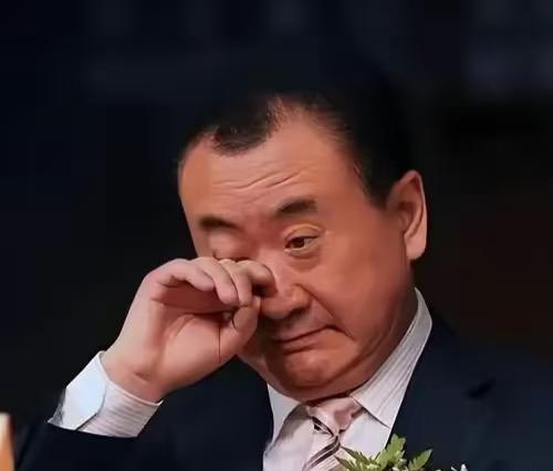 这下好了，
王健林和王思聪冲上热搜，
这次不是赎回万达，而是万达电影直接
脱离万